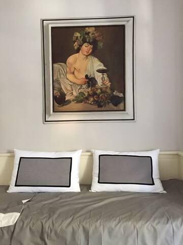 Authentic TrastevereApartment sleeps 6 2 bathroom gallery image 4