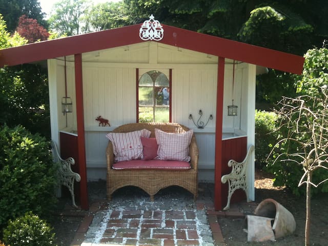 Studio with private entrance