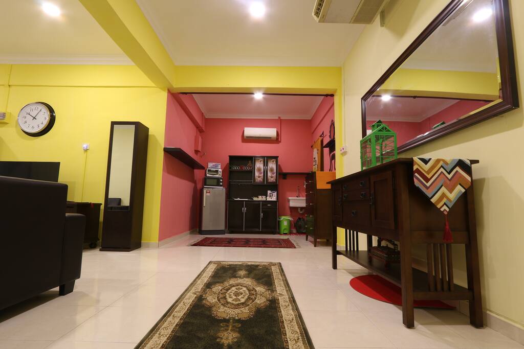Kitchen as preview:
Microwave,
Fridge,
Kitchen Cabinet,
Toaster,
Utensils