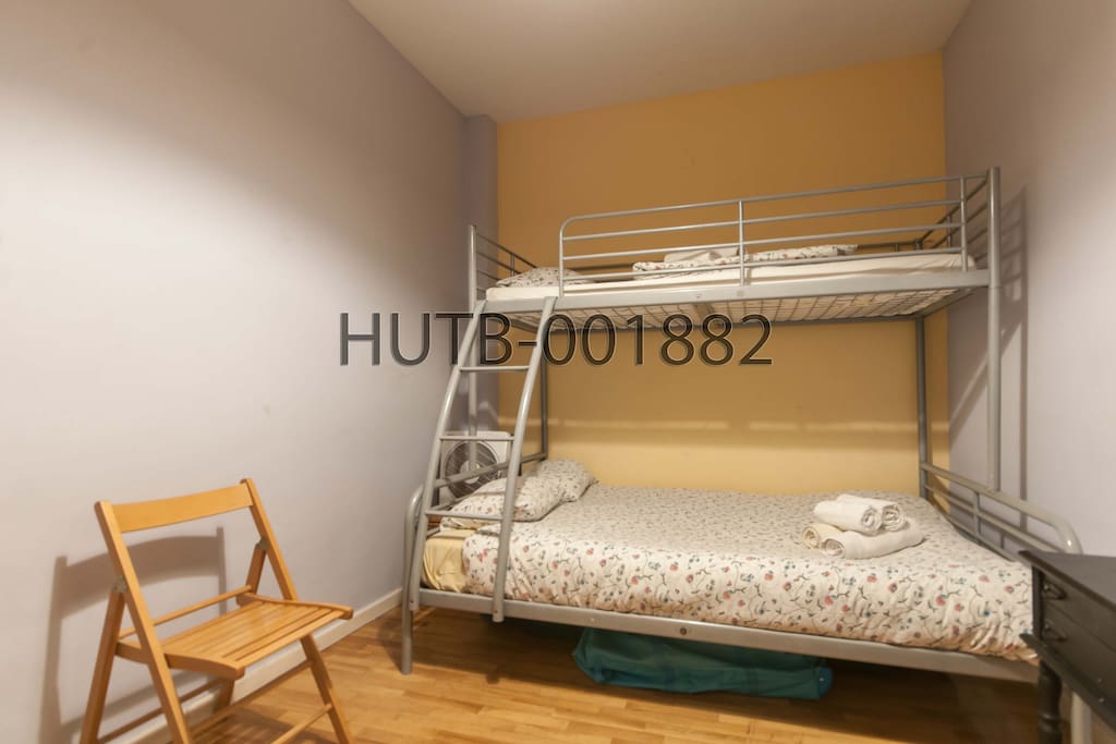 Bedroom 3 (sleeps 3)