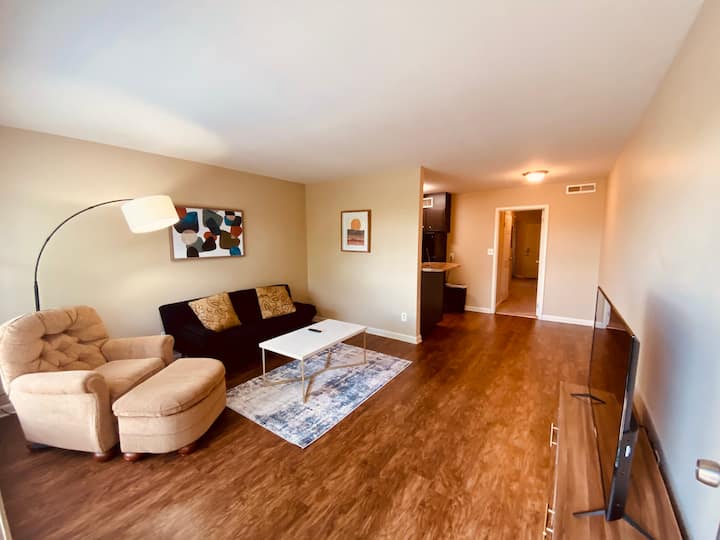 2nd Floor Golf Course View Flat - Birmingham, AL