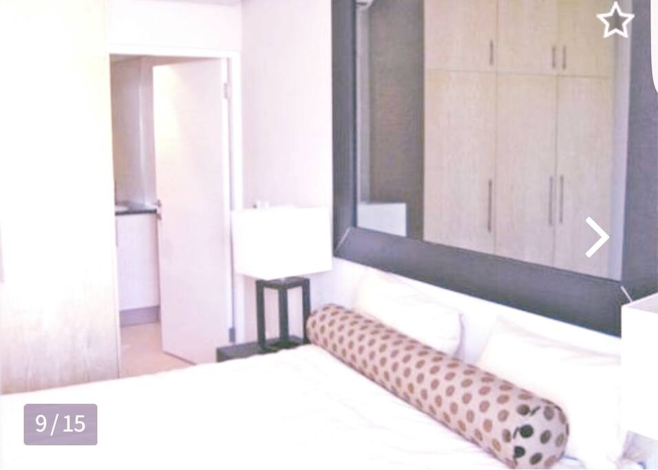 king side bed /en-suite bedroom