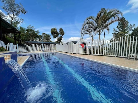 Spectacular estate, 30 minutes from Cali, view, pool.