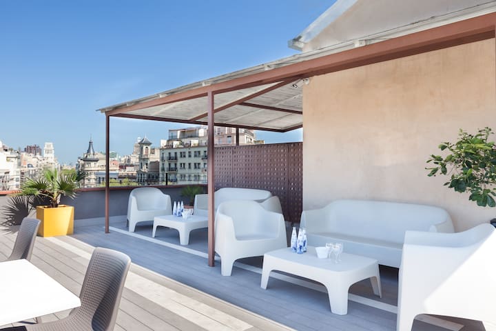 Deluxe Apartment by Miro EnjoyBCN Apts gallery image 2