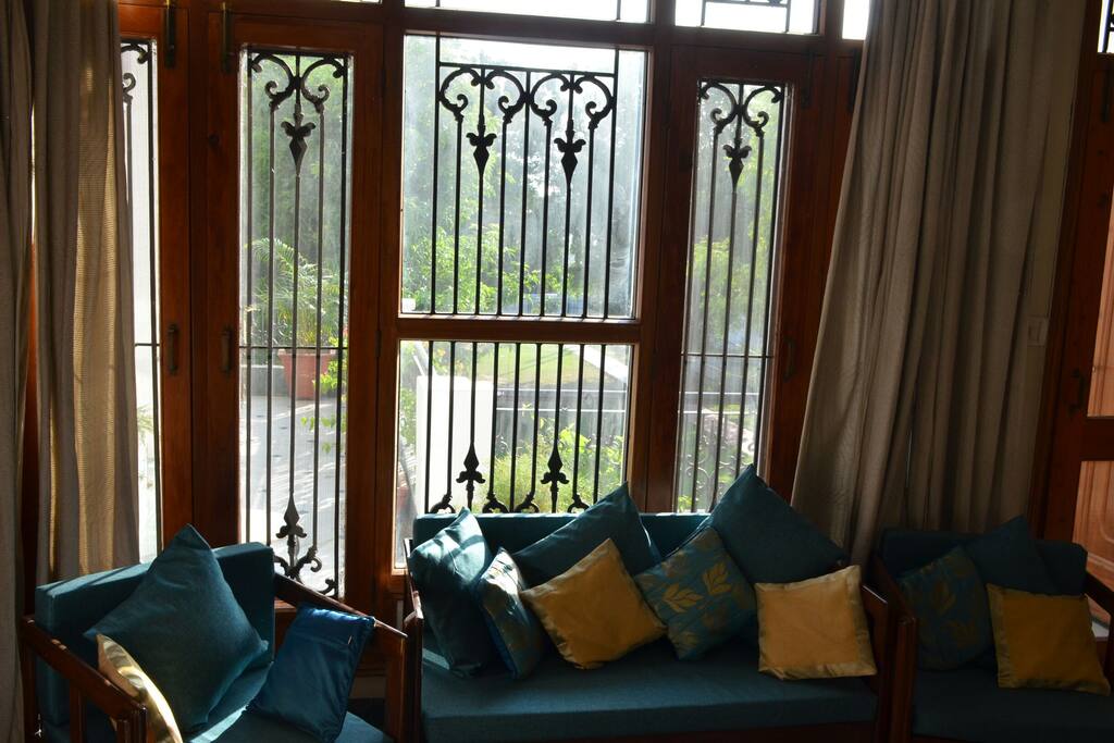 lobby for guests