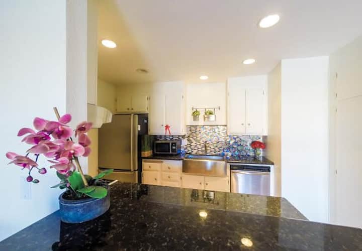 Entire Condo 4 Rent In Gated Comunity, Heated Pool - Huntington Beach, CA