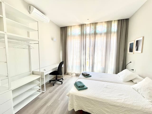 Just perfect for visiting. gallery image 4