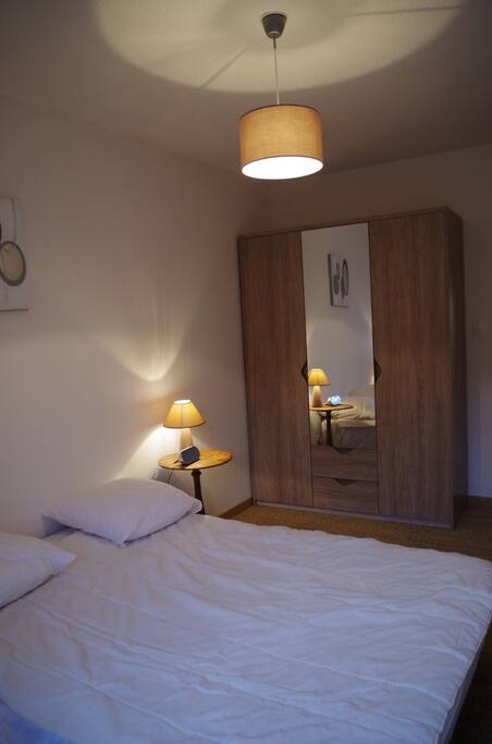 CHAMBRE ARMOIRE DE RANGEMENT