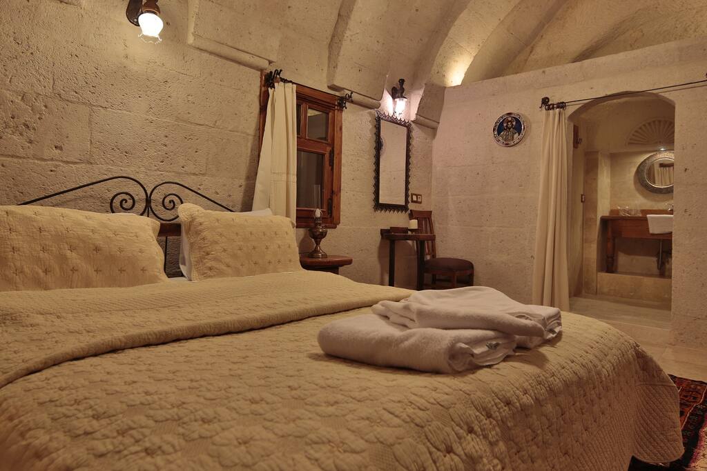 Double Stone Room