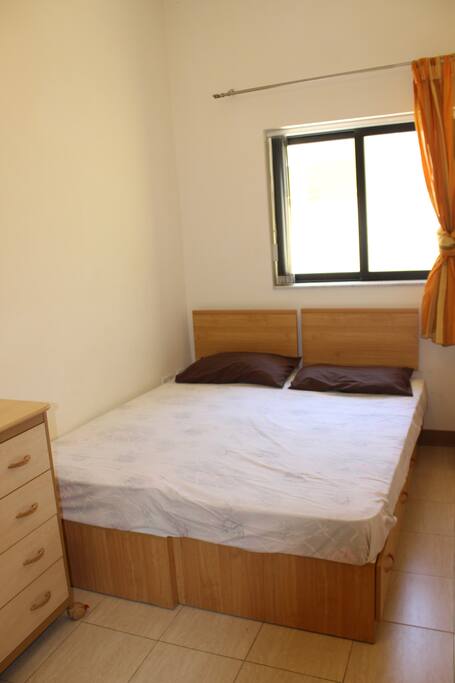 BEDROOM / DORMITORIO