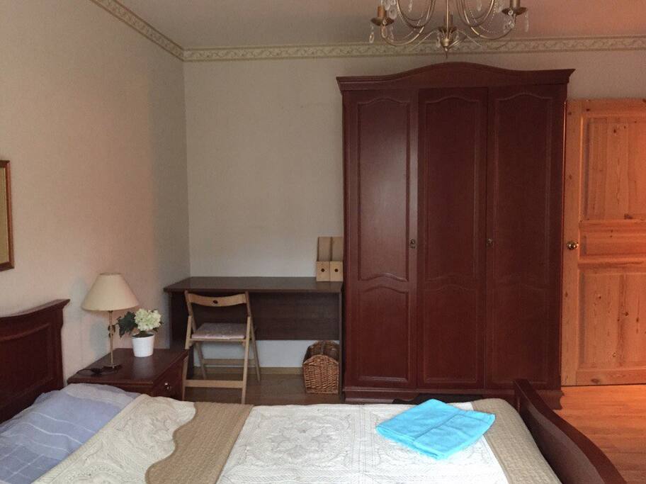 спальня с балконом/bedroom with a balcony