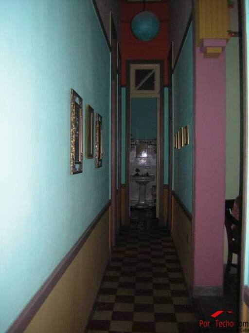 Se renta una habitacion dentro de una casa familiar.