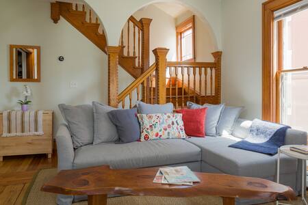 On Battery Park - Family and Work Friendly