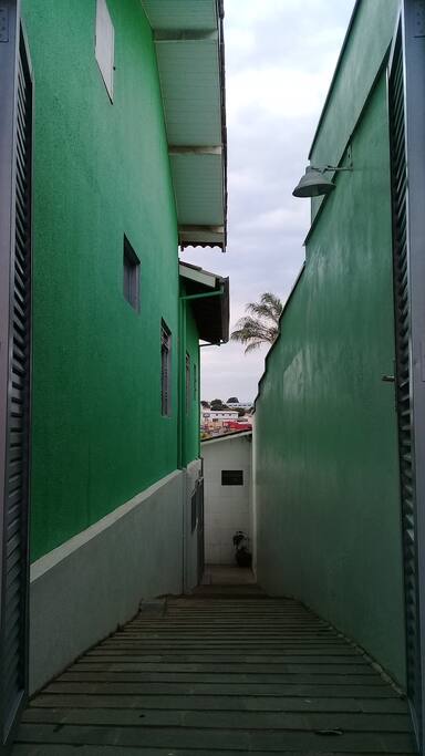 Acesso lateral a Kitnets