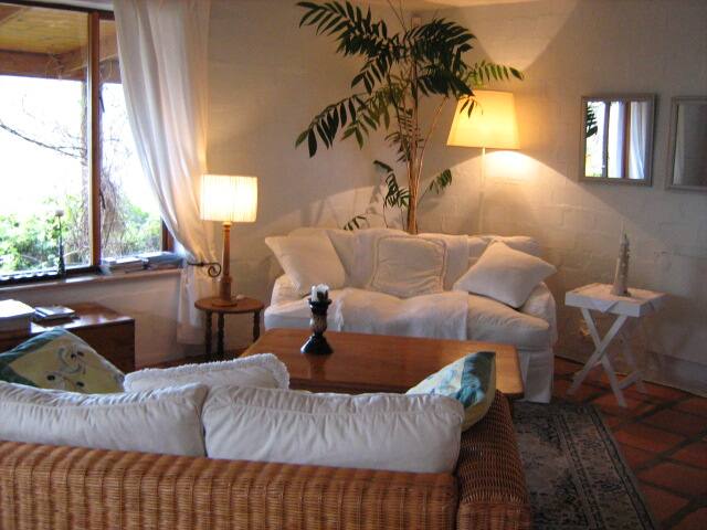 2 x Sea-facing cottages with breathtaking views.. gallery image 4