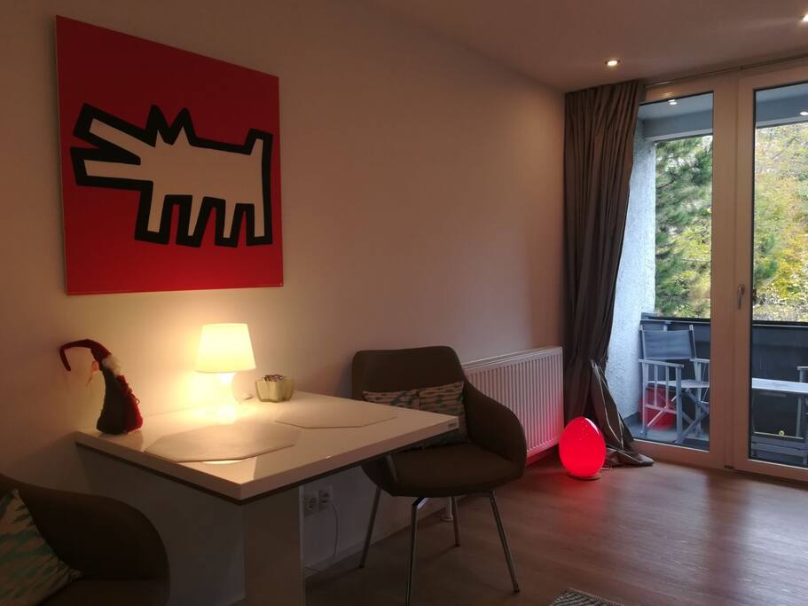 Essbereich: Blick zur Loggia