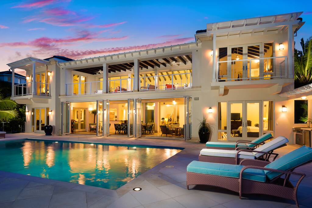 Whitesands Luxury 5 bedroom villa pool view
