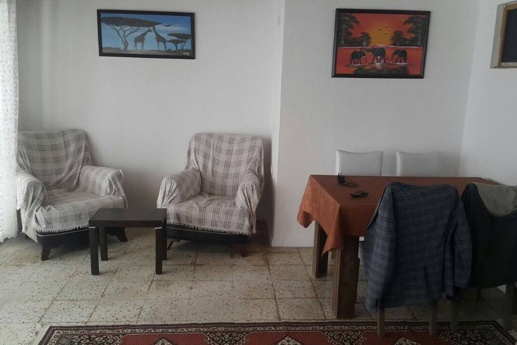 Salonun berjer kısmı.