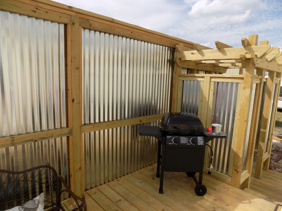 Porch with BBQ and outdoor shower