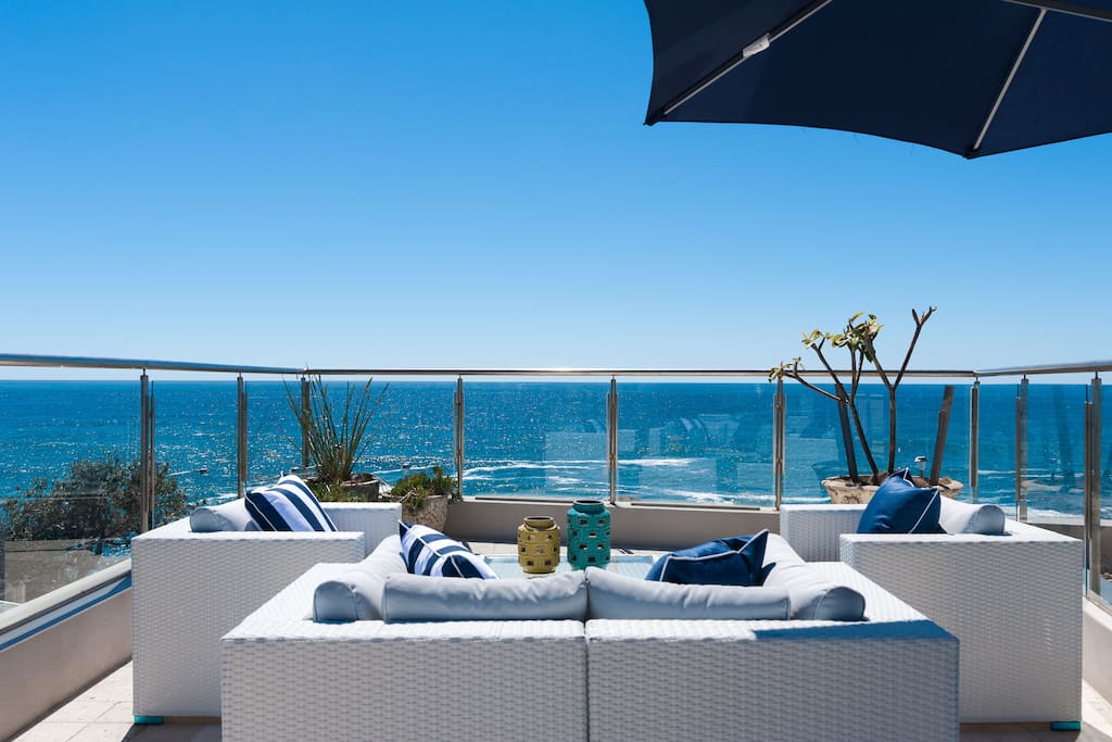 Rooftop terrace and 180 degree views of Pacific Ocean