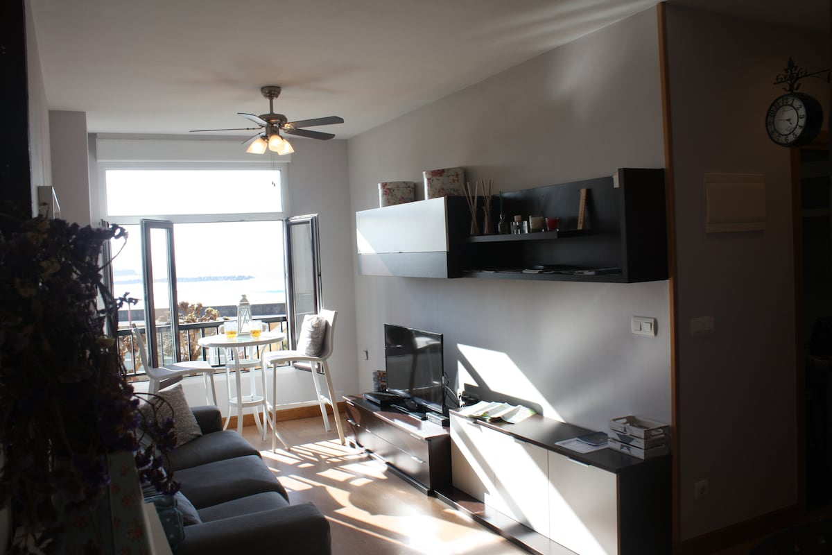 Airbnb con mejor rendimiento: Zurriola Beach ocean views + ESS01694 en Gipuzkoa