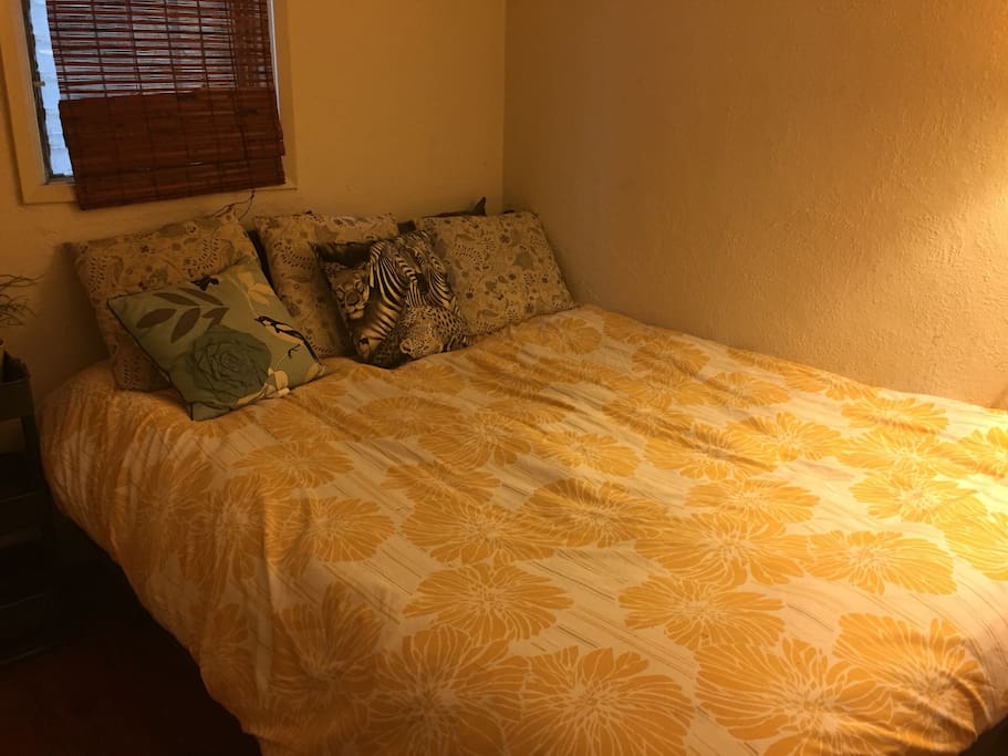 Back room, queen size bed