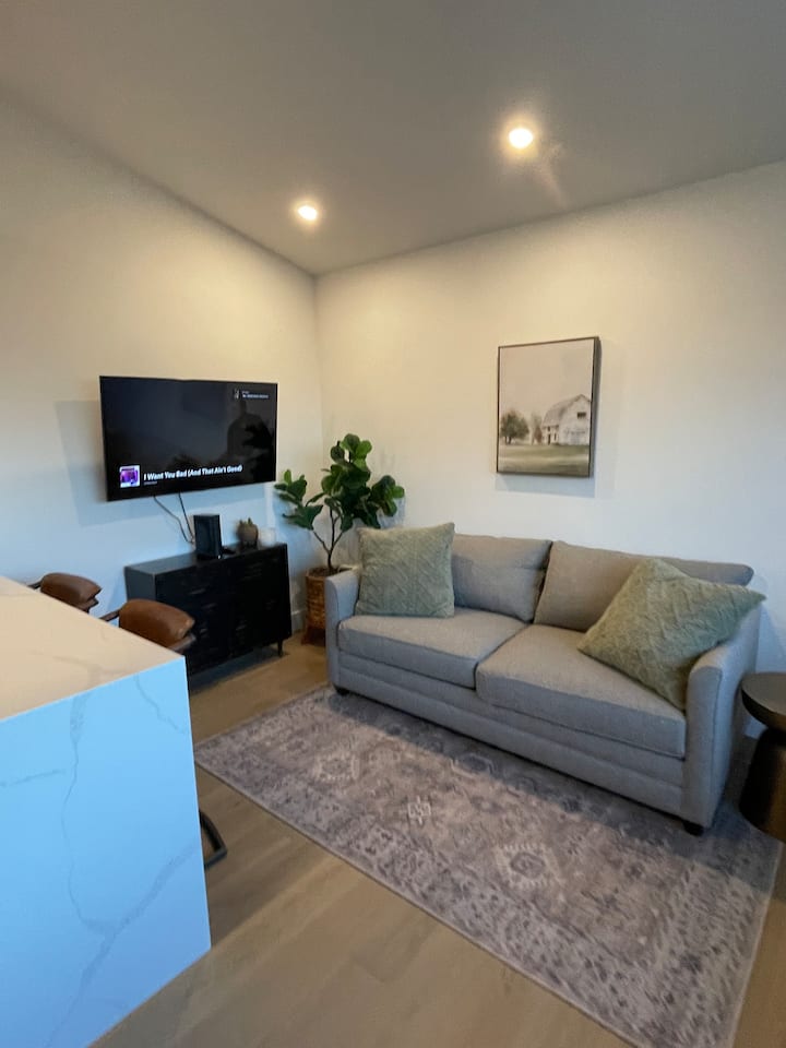 Private, Guest House Getaway! - Duncan