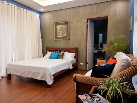 Blue Room - Near Beach