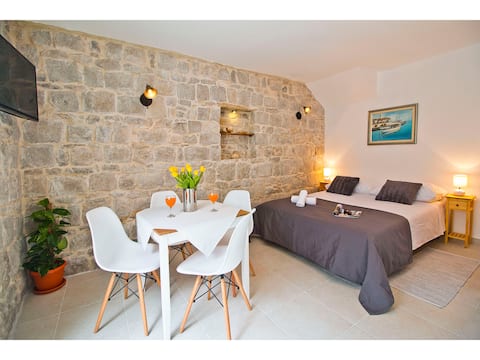 Top performing Airbnb: Studio apartman Dominko in Kaštel štafilić