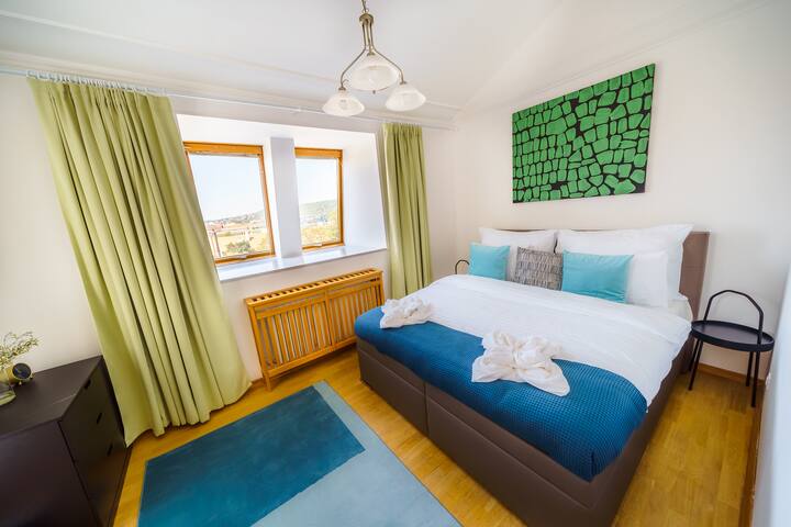 HOME ALONE 5BR+3BATH Penthouse in center of Prague gallery image 3