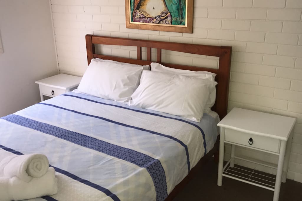 2nd Bedroom- Queen