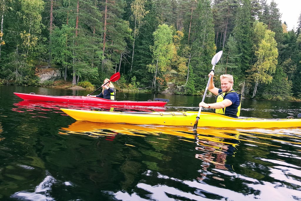 Kayaking from the house to the southern end of the lake takes 40 minutes. The lake is surrounded with wilderness. We have two kayaks you can borrow. And a boat to row (April-Oct)