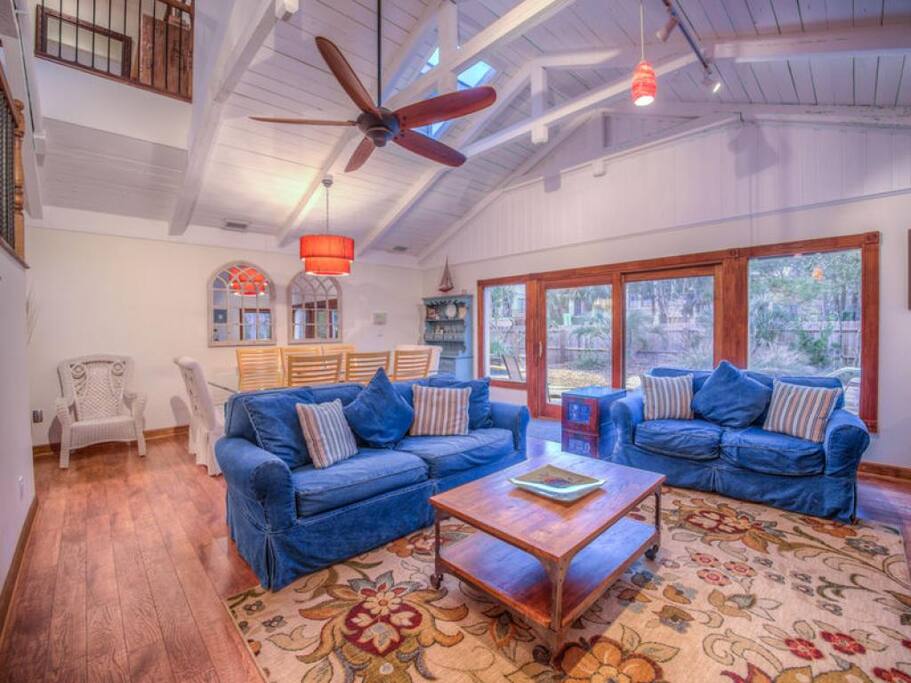 Island Oasis - Living Room