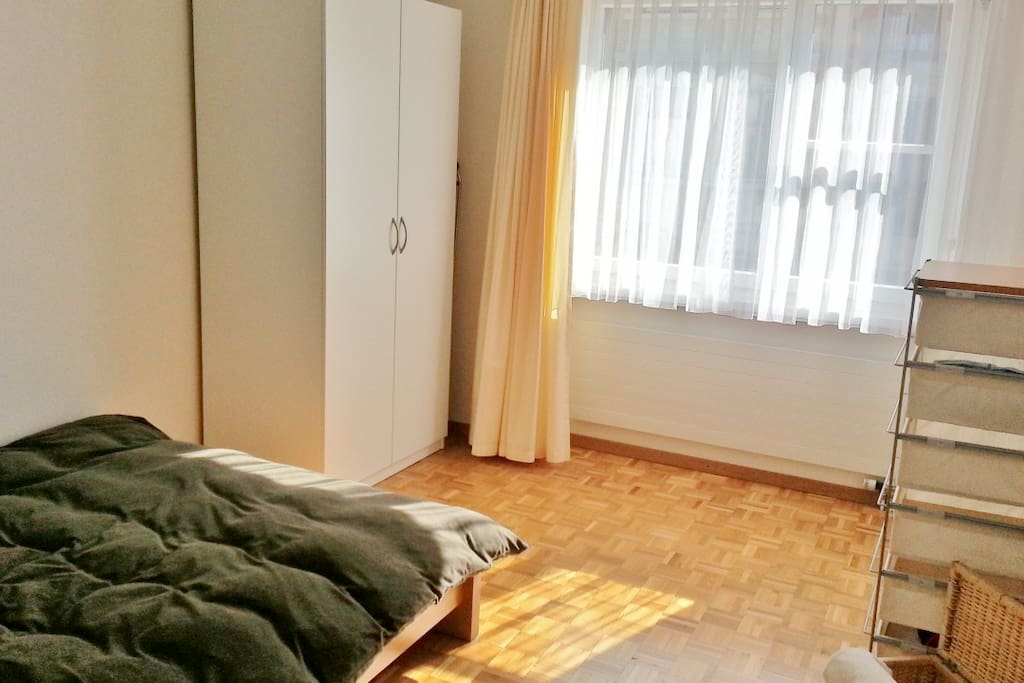 guest's bedroom - lots of sun.