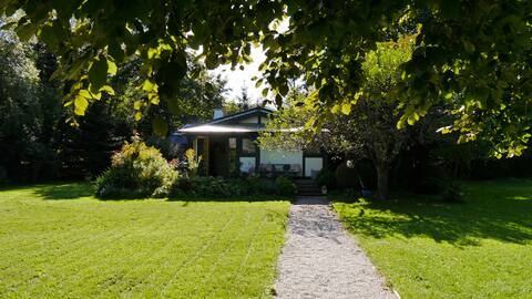 Countryhouse at the Rax next to a creek
