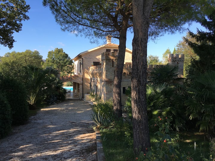 Spacious, Rural Detached Villa With Swimming Pool - Marche