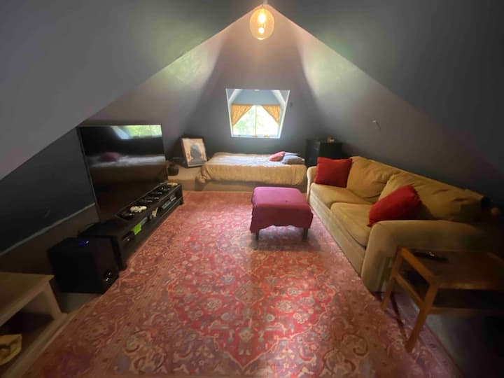 Guest Room, Camper & Treehouse! - Utah