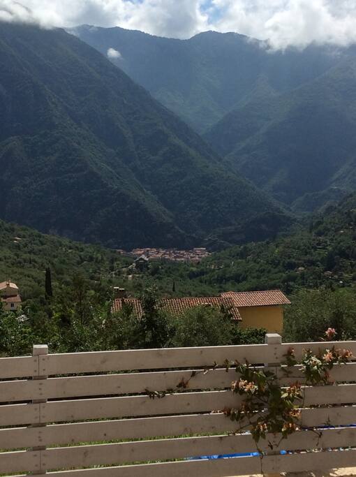 Vue sur le village de Breil sur Roya, depuis le studio.