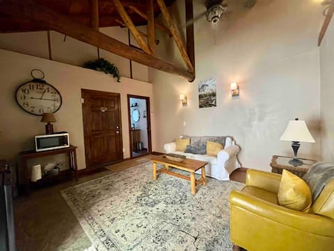 Popular Airbnb listing: Sierra’s Hideaway/Yosemite/Bass lake/guest suite in Bass Lake