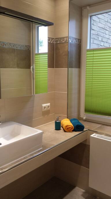 Badezimmer Ansicht 1