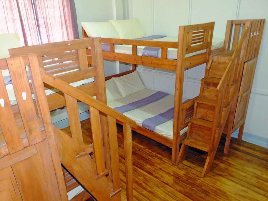2 double-size bunkbeds, 2 persons each bed.