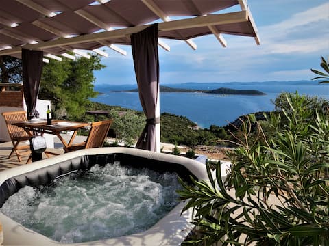 Top performing Airbnb: Villa Kornati in Općina Tkon