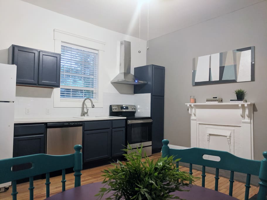 Full kitchen, stainless steel appliances. Ample storage