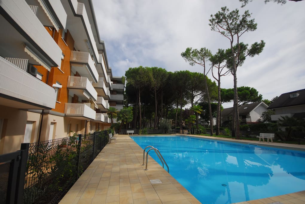 Esterno piscina | Exterior swimming pool