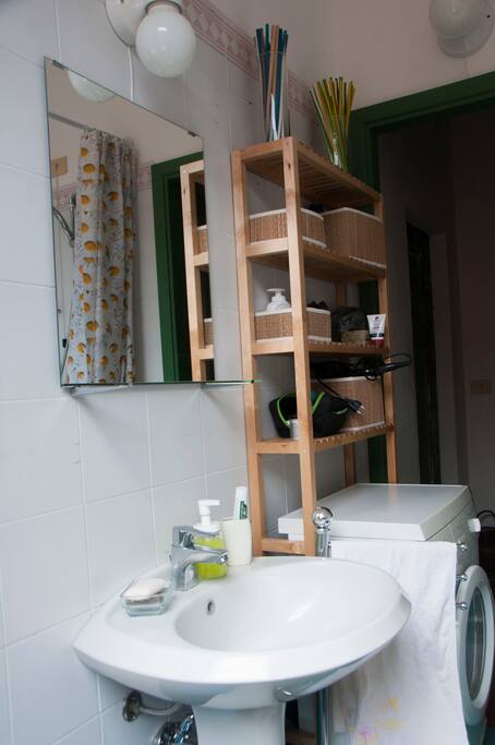 Il bagno / The bathroom