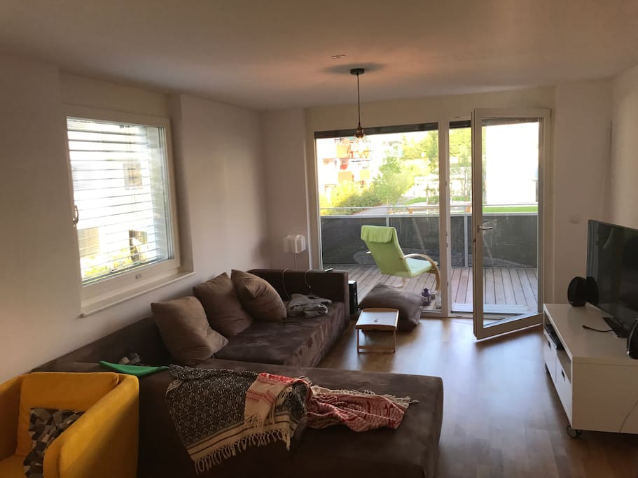 Studio space (up to 4 guests -day)