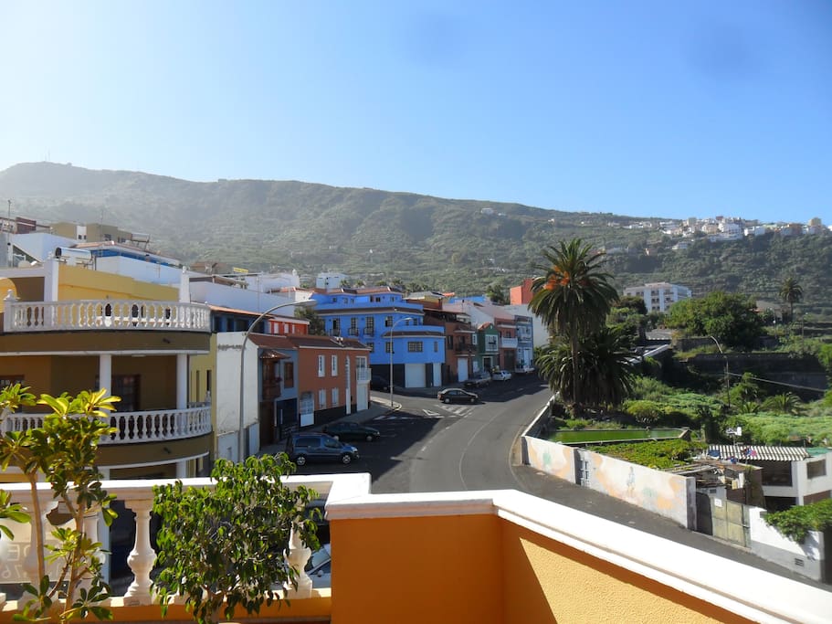 VISTA DE LA TERRAZA A LA MONTAÑA
