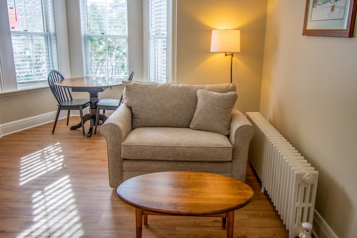 Noco Village Ground Floor For 3! - Conway, NH