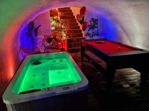 LeMénhirII  Spa/Jacuzzi, Billard,Terrasse,Barbecue