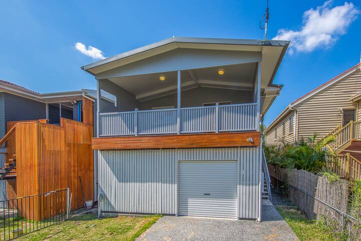 Big and Beautiful 5 Bedroom Home gallery image 3